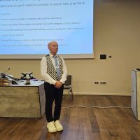 Usposabljanje za invalide, ki prostovoljno delajo na DI