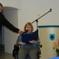 Slovesna podelitev listine ''Občina po meri invalidov'' za leto 2013 Občini Ravne na Koroškem