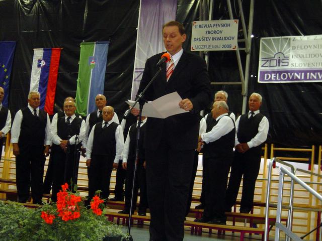 revija pevskih zborov 2009 003