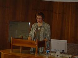 Sekretarka ZDIS mag. Tanja HoÄevar je zelo obÅ¡irno predstavila delo ZDIS v letu 2006
